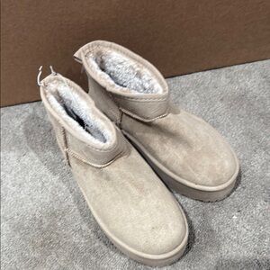 Mudd Tan Ankle Boots